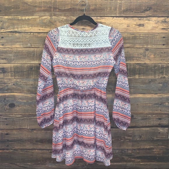 Small Dress Cute Design - Picture 2 of 3